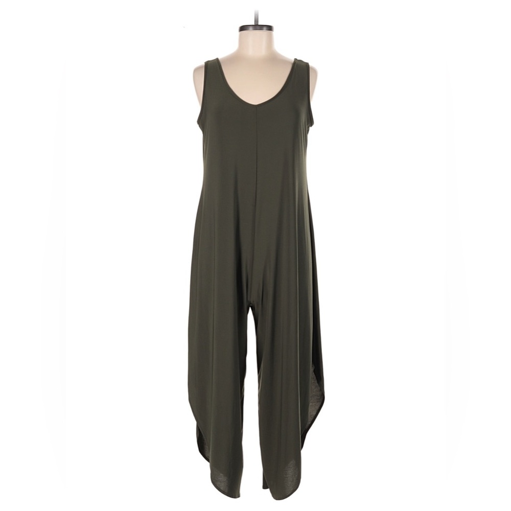 ✨Like New✨ Tash + Sophie Olive Green Wide Leg Cropped Jumpsuit Boho Flowy